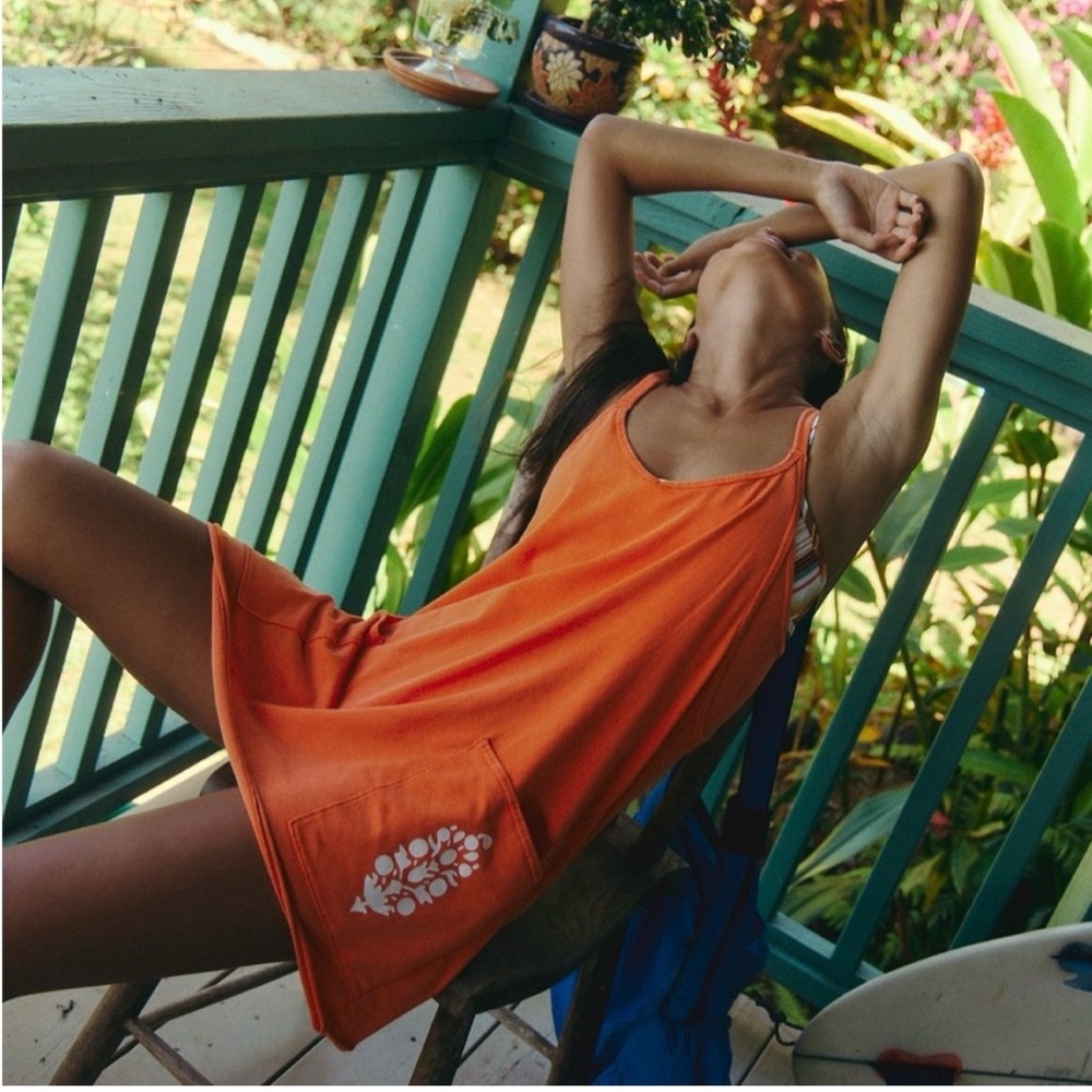 Hot Shot Mini dress w logo in tangerine, size Med